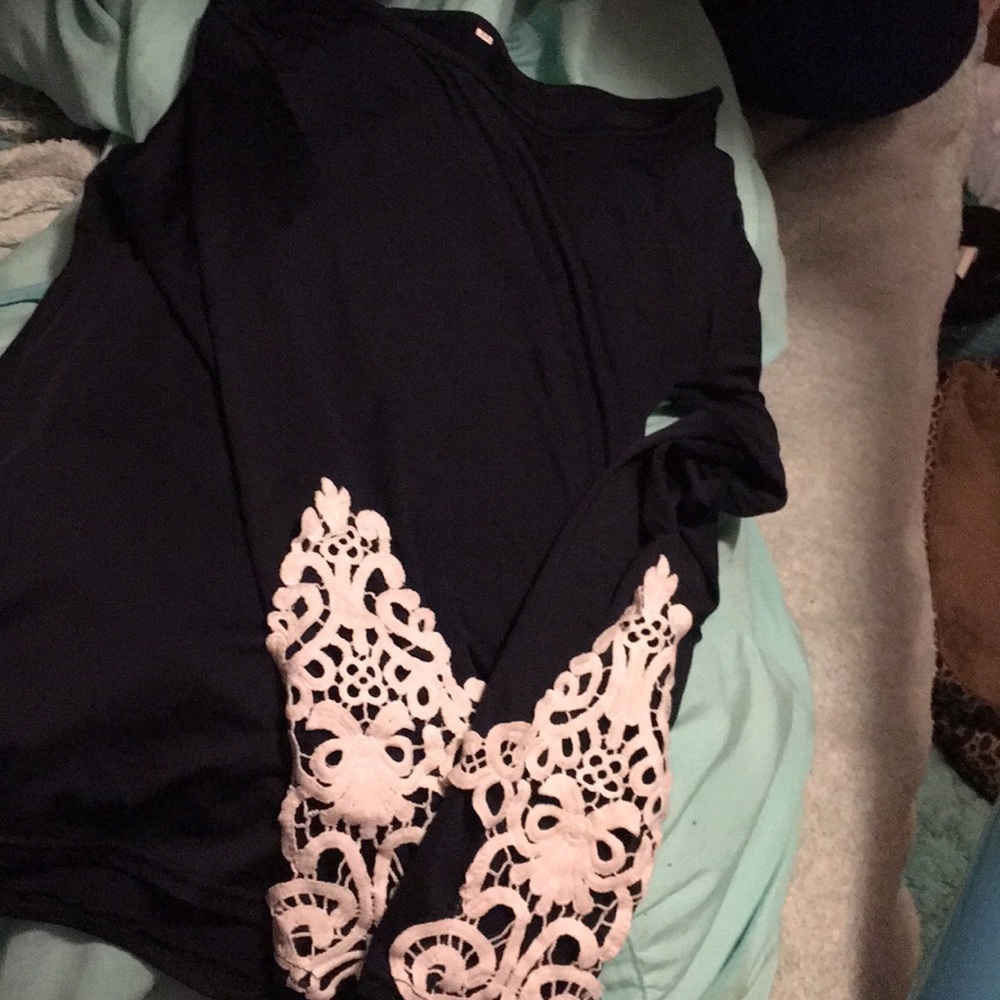 Forever 21 long sleeve lace top